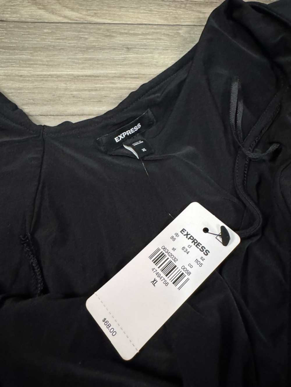 Express Ruffle V Neck Top Blouse in Black Size XL NWT - Picture 3 of 8